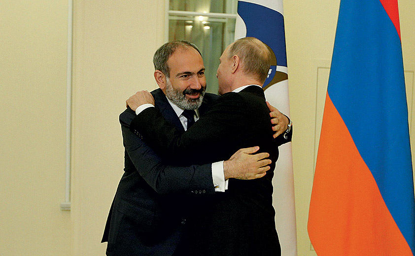 Nikol Pashinyan and Vladimir Putin