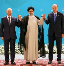 Аятолла Али Хаменеи: Иран не потерпит закрытие границ с Арменией