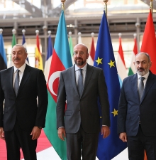 Достигнута договоренность о разработке мирного договора между Арменией и Азербайджаном