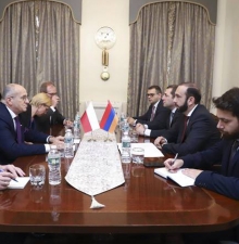 Мирзоян: Азербайджан подрывает установление мира в регионе