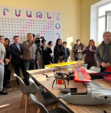 В Мартакерте открылась инженерная лаборатория «Армат в небе»