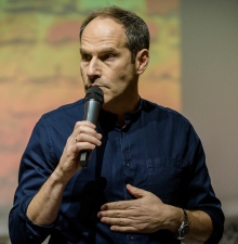 «Шац и Кац спешат на помощь».  Разговор с Михаилом Шацем в Ереване