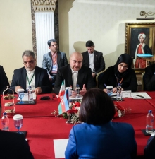 Тегеран не допустит изменения госграниц, заявил спикер парламента Ирана