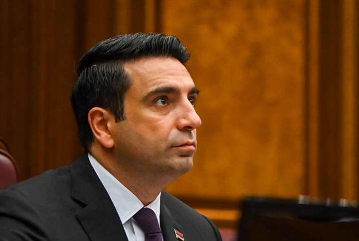 Спикер НС РА: блокада Лачинского коридора преследует цель получить аналогичную коммуникацию через Армению