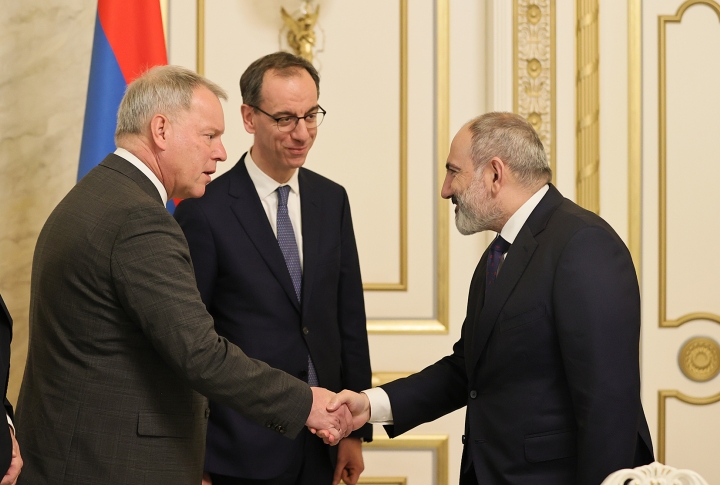 Пашинян принял делегацию ЕС и главу новой миссии наблюдателей ЕС в Армении