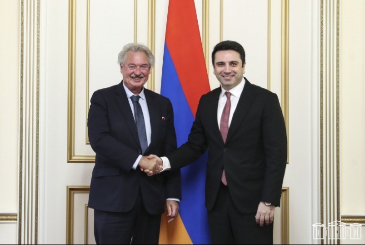 Симонян и глава МИД Люксембурга обсудили безопасность на Южном Кавказе