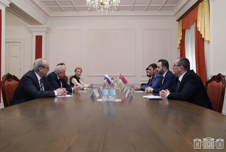 Руководитель правящей фракции Армении обратил внимание посла РФ на азербайджанскую диверсию в Арцахе