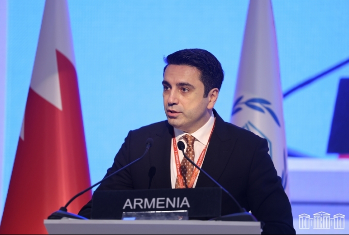 Спикер парламента РА на международном форуме раскритиковал агресивные действия Азербайджана