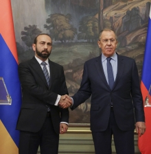 Главы МИД Армении и России обсудили двусторонние отношения