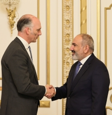 Пашинян принял министра по Европейским делам Великобритании