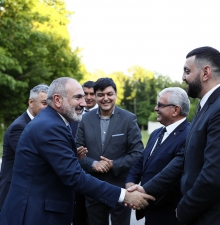 Пашинян провел встречу с представителями армянской общины Молдовы