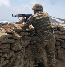 Азербайджан продолжает нарушать перемирие с Арменией