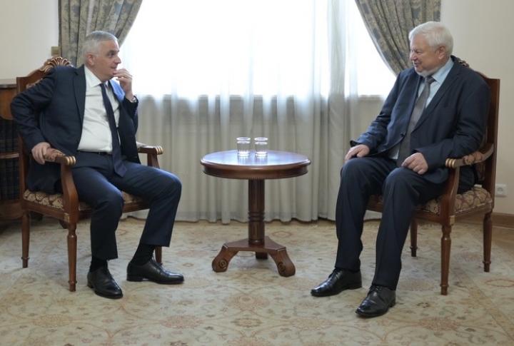 Мгер Григорян и Анджей Каспршик обсудили вопросы разблокирования транспортных коммуникаций