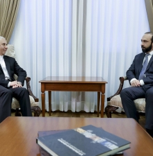 Глава МИД Армении принял посла Ирана, завершающего свою дипломатическую миссию в РА
