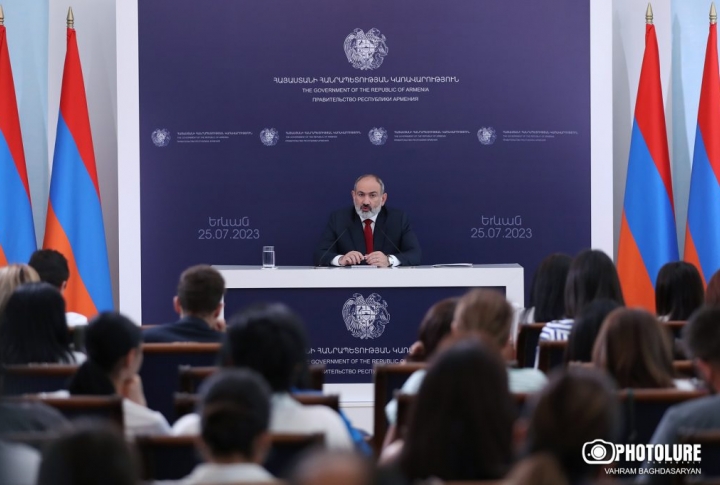 Азербайджан не отказывается говорить о безопасности и правах армян Арцаха-Пашинян