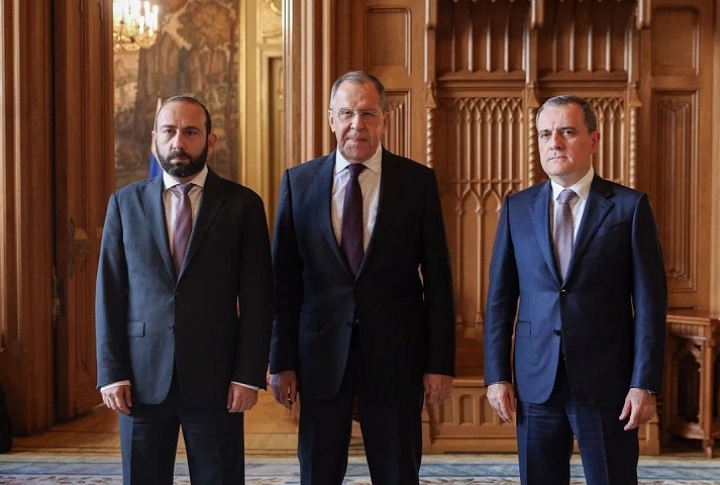 Состоялась встреча глав МИД Армении, России и Азербайджана