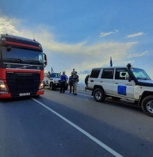 Колонна грузовиков с гуманитарной помощью находится в Корнидзоре