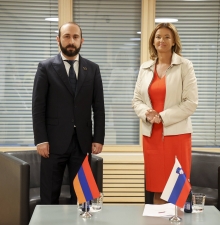 Арарат Мирзоян представил главе МИД Словении гуманитарный кризис в Арцахе