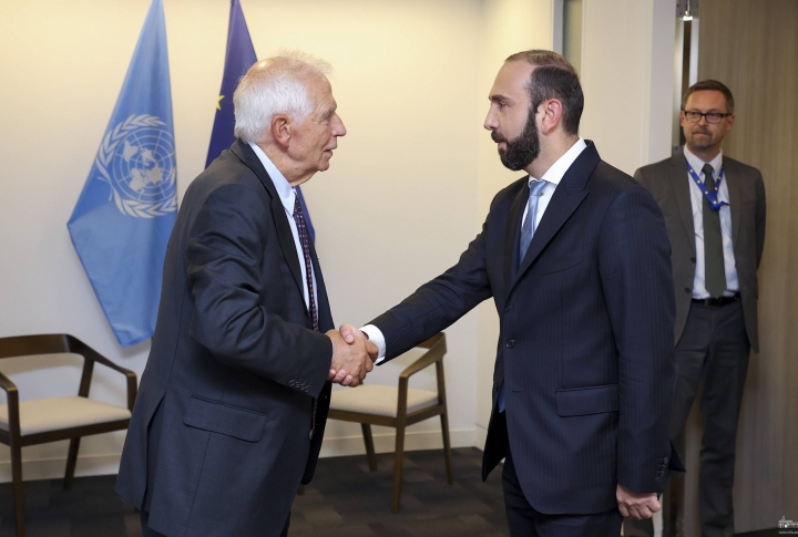 Намерения Азербайджана в Арцахе направлены на лишение народа НК родины - Мирзоян