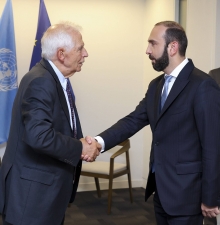 Намерения Азербайджана в Арцахе направлены на лишение народа НК родины - Мирзоян