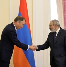 Премьер-министр Армении обсудил ситуацию в Карабахе с представителями ЕС
