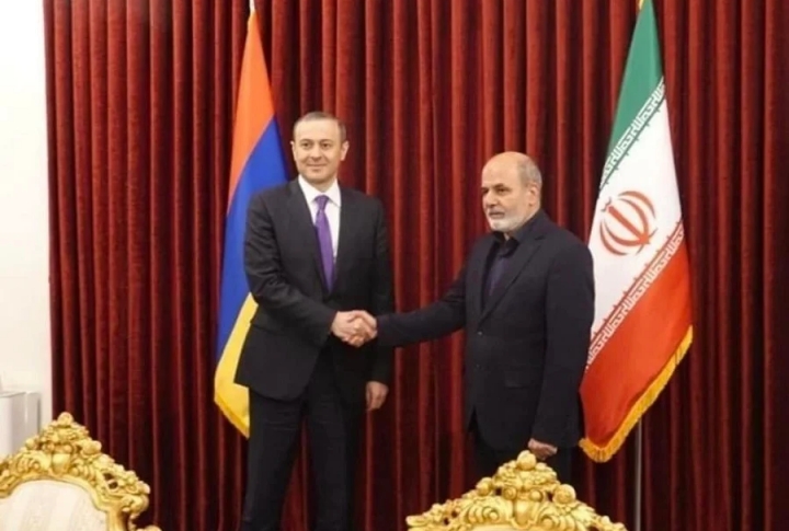 Секретарь Совбеза Армении обсудил вопросы региональной безопасности с иранским коллегой
