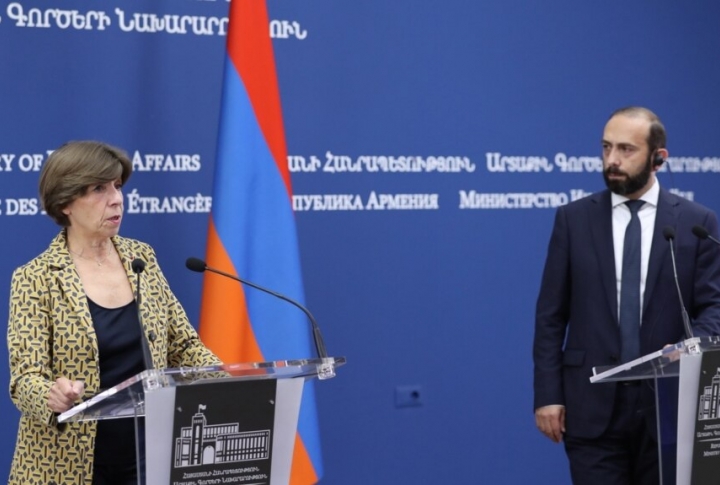 Париж готов подписать с Арменией договор о предоставлении военной техники - Министр ИД Франции