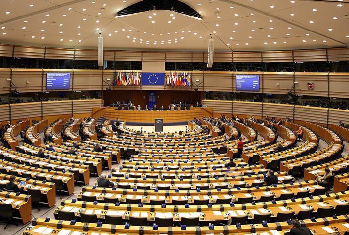 Курс на Запад