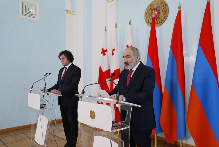 Премьер-министр совершил первый визит в Армению после назначения