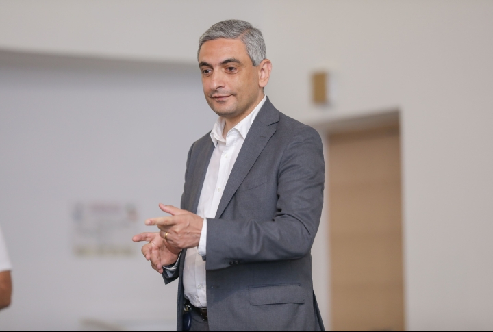 Давид Саакян Чтобы развиваться в сфере ИТ, необходимо сотрудничать