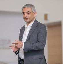 Давид Саакян Чтобы развиваться в сфере ИТ, необходимо сотрудничать