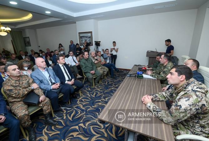 Chief of General Staff briefed on details of Azeri invasion into Armenia