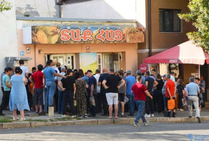 Rationed distribution of bread launched in Artsakh capital