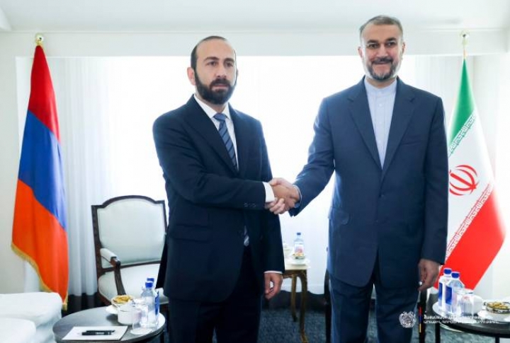 Mirzoyan holds talks on situation in Artsakh with his Iranian counterpart