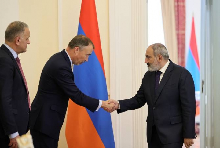 Armenian Prime Minister discusses Karabakh situation with EU envoys