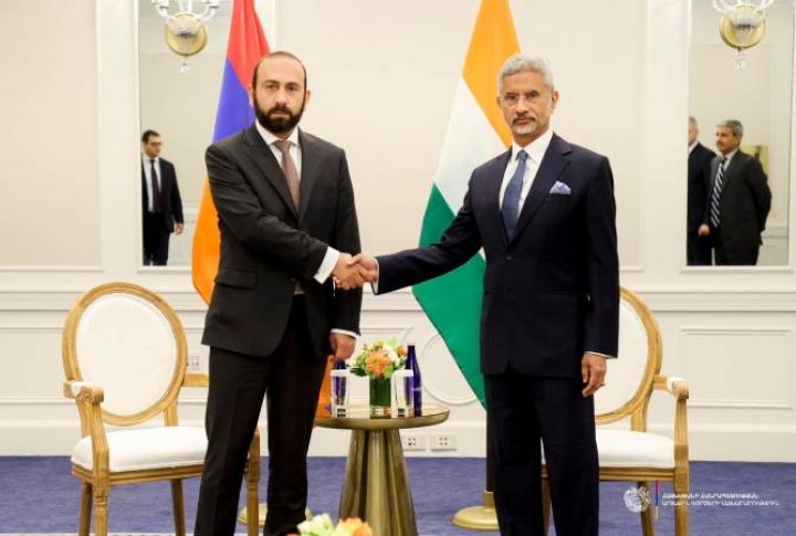 Armenian, Indian foreign ministers discuss regional security