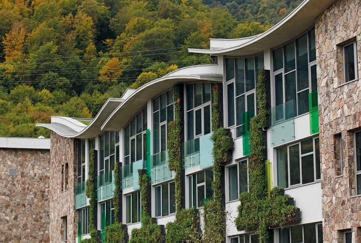 25 YEARS OF INDEPENDENCE: FROM FOREIGN AFAIRS TO SPORTS