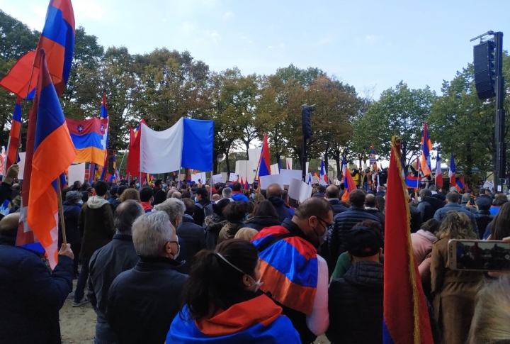 Demonstrating against Azerbaijani aggression: France